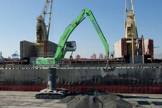 Reliable materials handling: SENNEBOGEN 835 R in demanding port implementation